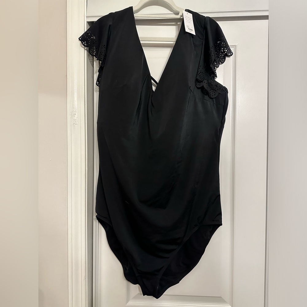 Cacique Women’s Plus Size Bathing Suit NWT Size 26